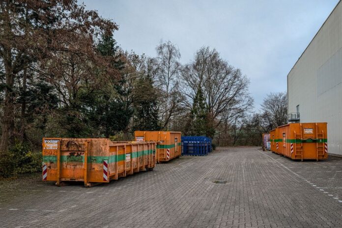 Atom-Transport nach Brokdorf: Letzte Behälter angekommen.