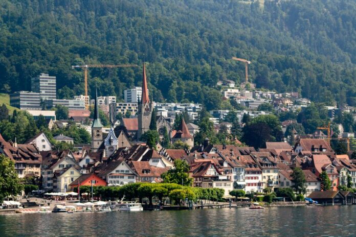 Bau des neuen Hochhauses in Zug