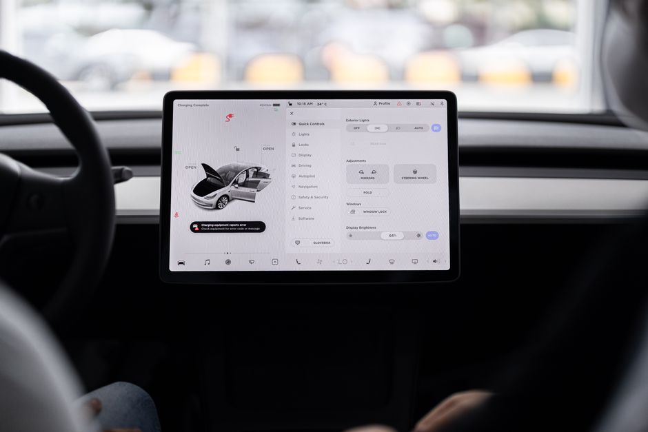Cybertruck mit autonomem Einparken