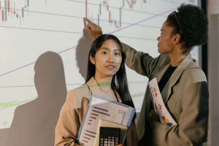 Frauen investieren erfolgreich in ihre Zukunft.