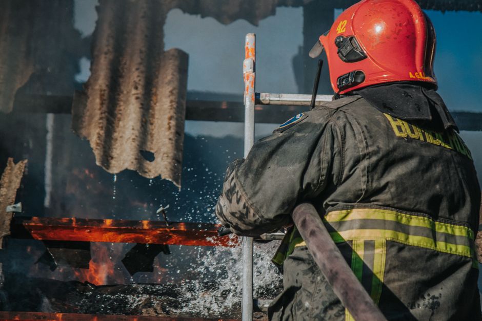 Gerichtssaal während des Brandstiftungsprozesses