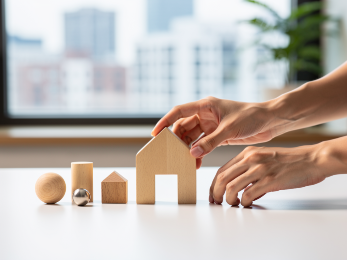 Hypothekenbank Mitarbeiter prüfen Kreditunterlagen und verwalten langfristige Immobilienfinanzierungen