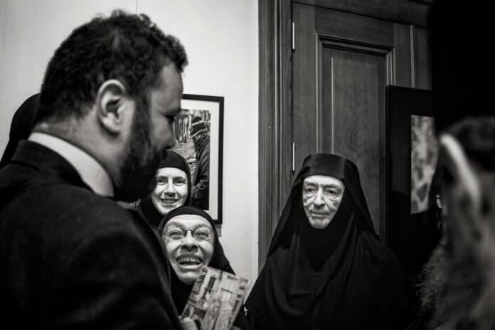 Iranian clerics discussing US negotiations