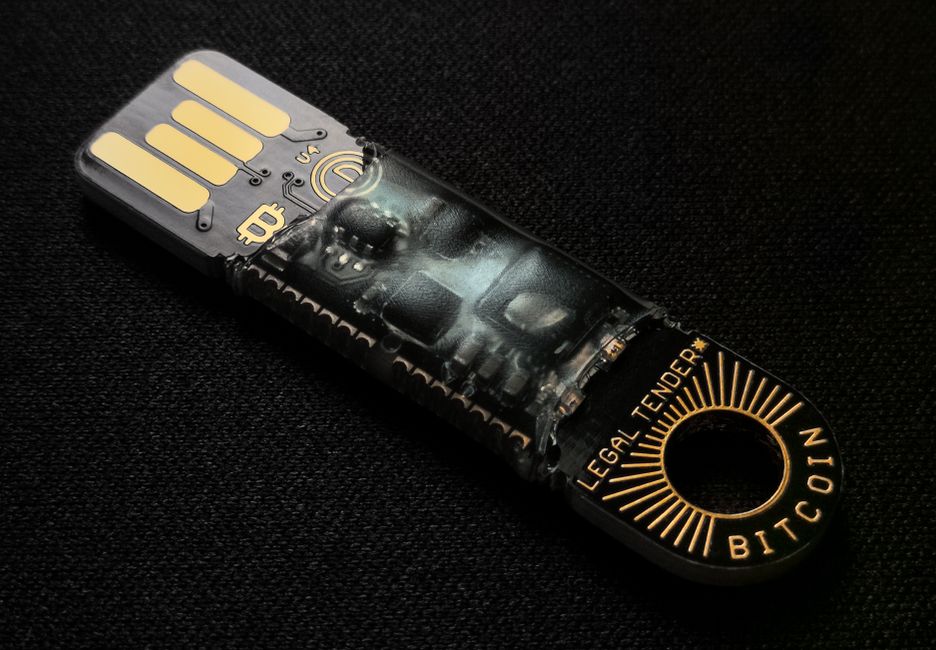 Tangem Krypto-Hardware-Wallet in einer Filiale