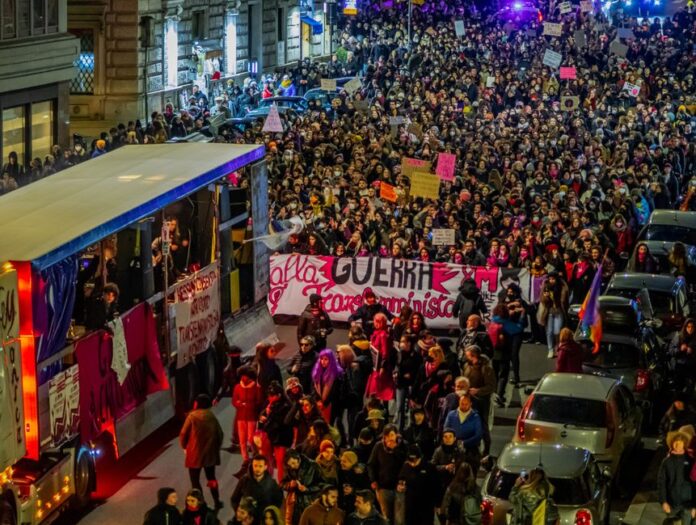 Proteste in Kraljevo gegen Vucic