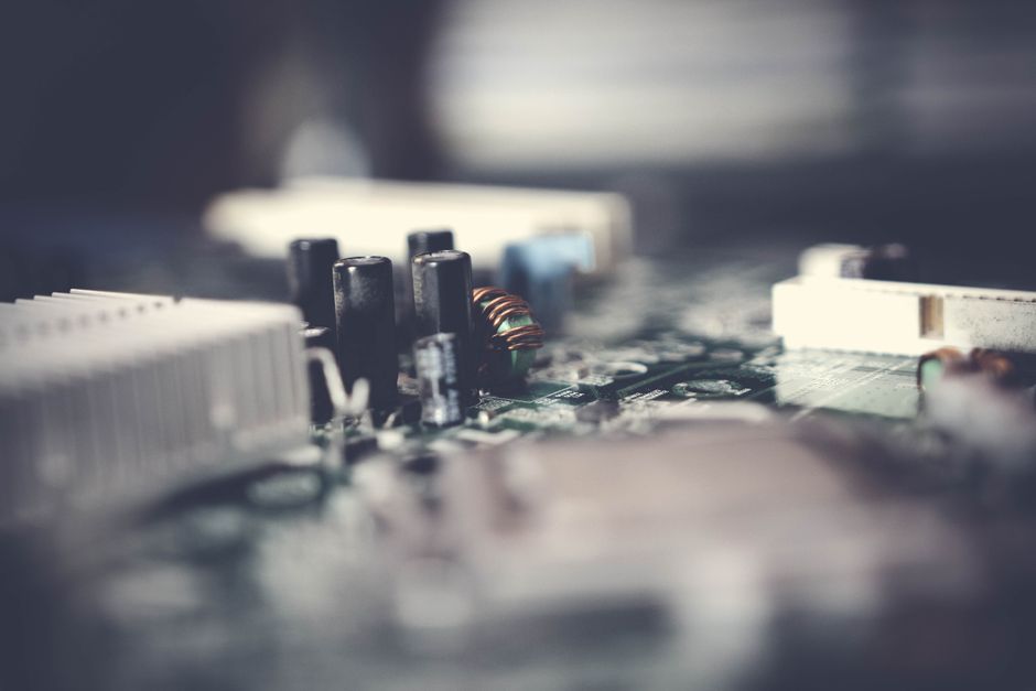 Schneider Electric und Cognite: Eine neue Ära der Industrie-KI