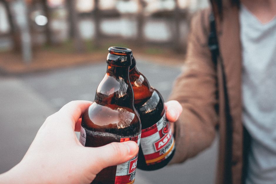 Alkoholkonsum in Bahnhöfen regulieren