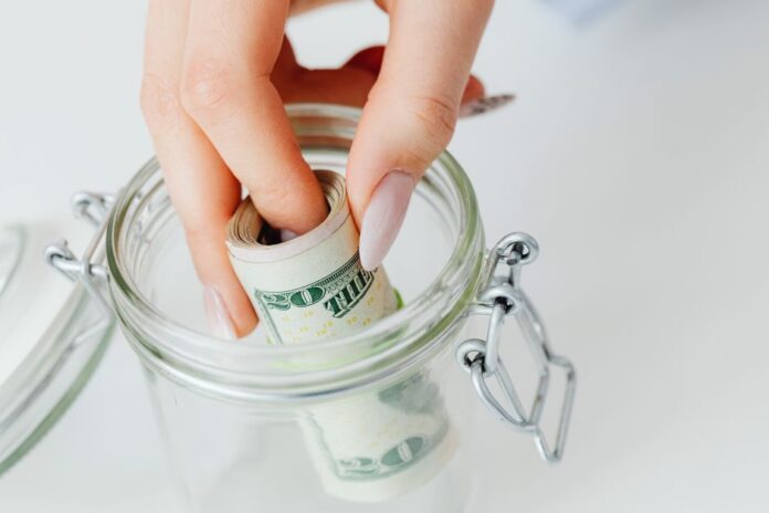 Cash-Reserven und Bitcoin-Strategien