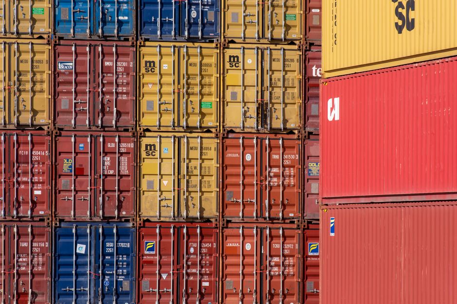 Containerschiff Notre Dame im Hamburger Hafen