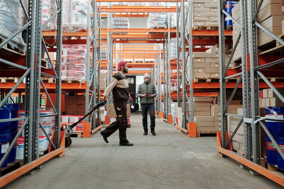DHL Group: Logistik und Versand im Fokus