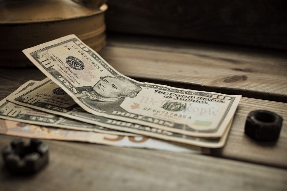 Euro und US-Dollar im Wechselkurs