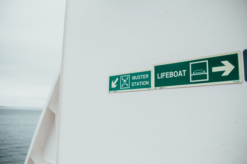 Evakuierung der Crew nach Brand an Bord