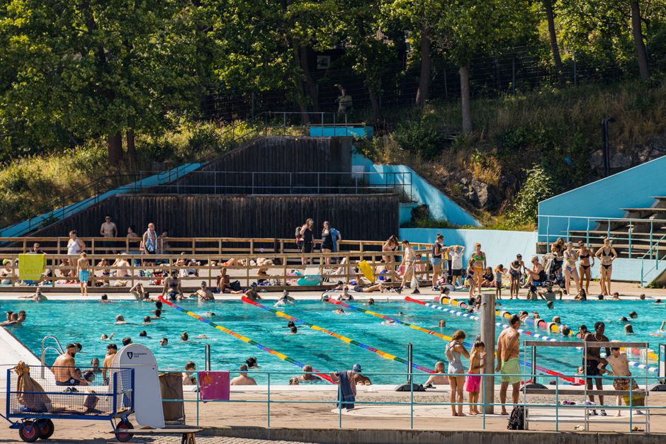 Freibad-Besuch im Sommer