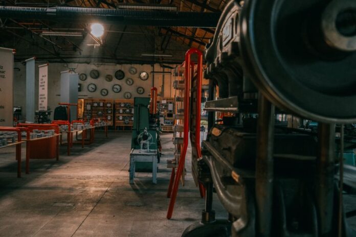 Industrie im Wandel: Arbeitsplatzverluste und Innovation