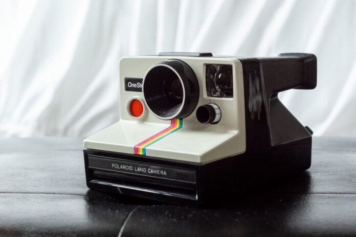 Instax Mini 12: Sofortbildkamera im Einsatz