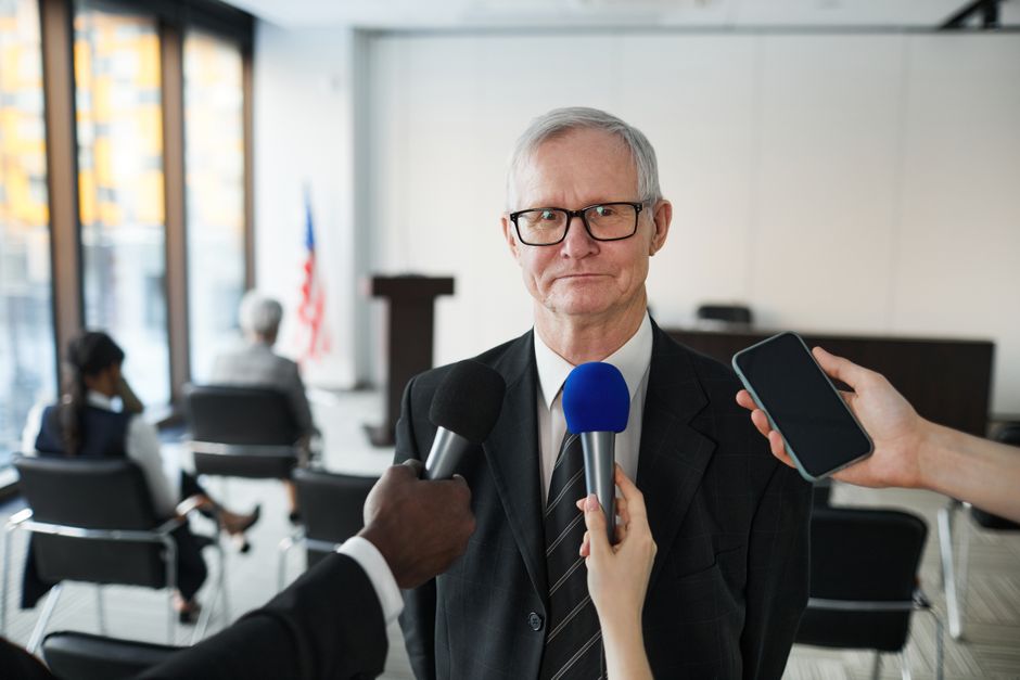 Kai Wegner bei einer Pressekonferenz