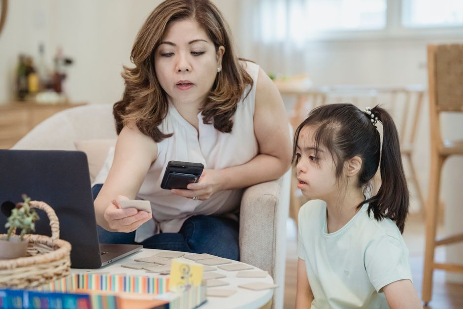 Kinder lernen spielerisch den Umgang mit Geld
