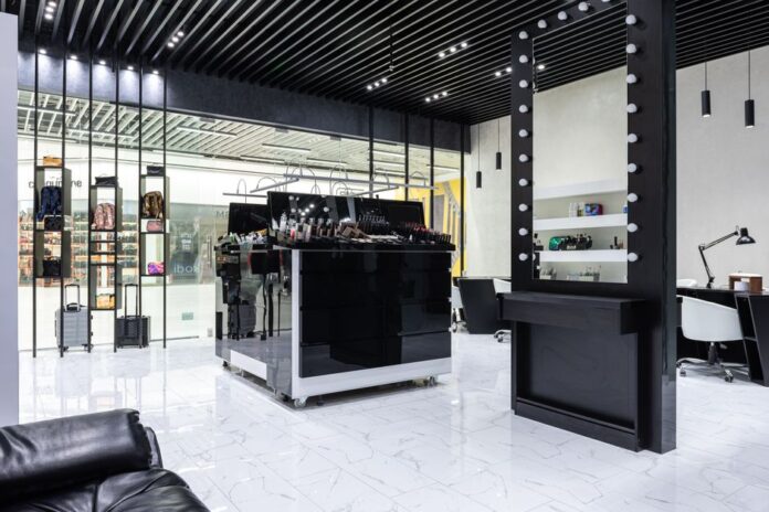 L'Oreal Produkte in einem Luxusgeschäft