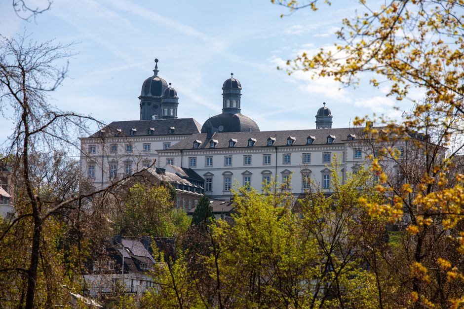 Macron und Merz beim Treffen in Bensberg