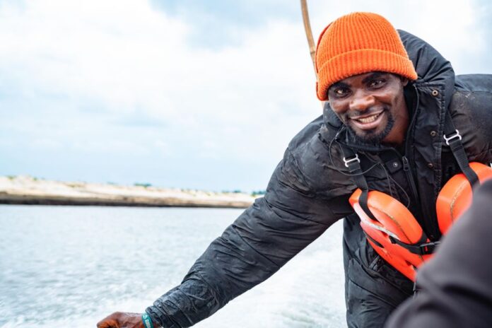 Migranten versuchen, Ceuta zu erreichen.
