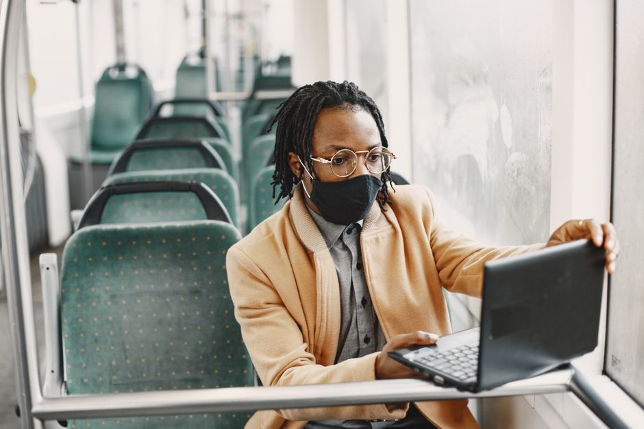 Pendler auf dem Weg zur Arbeit