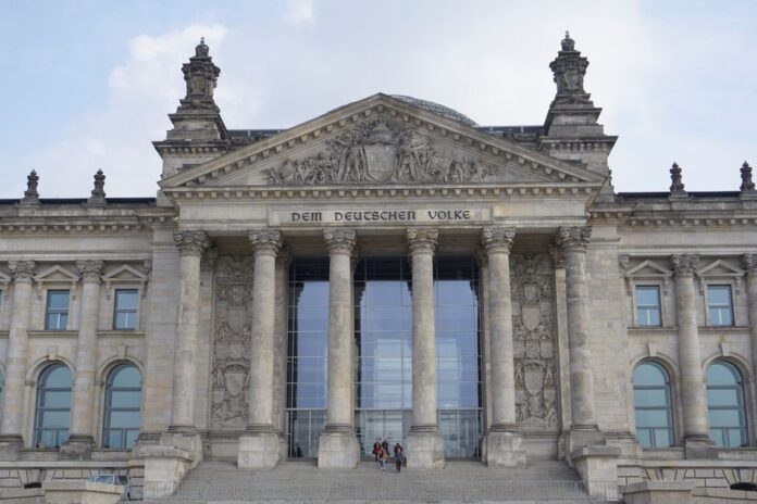 Politische Debatte zur Rentenreform in Deutschland