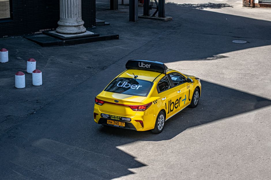 Tesla Robotaxi und Optimus im Fokus