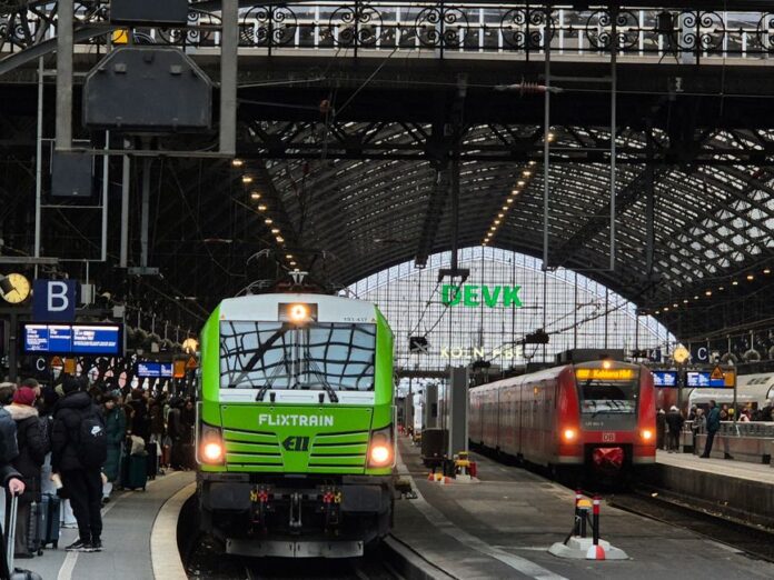 Zugverkehr zwischen Köln und Wuppertal