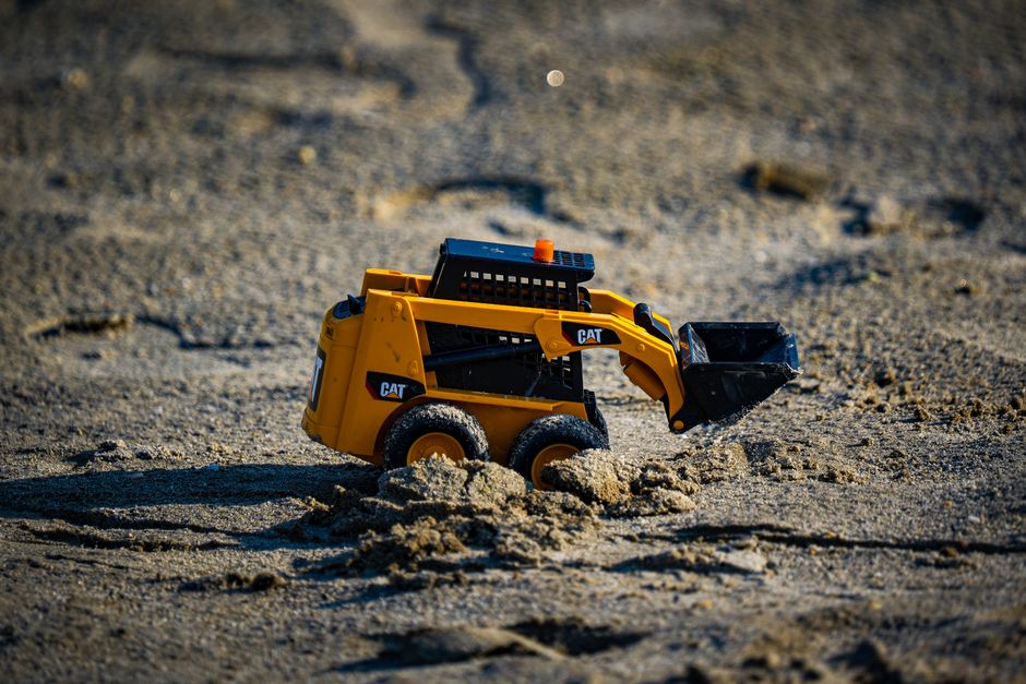 Aktienvergleich: Rocket Lab und Caterpillar