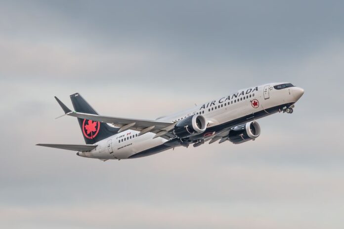 Boeing 737 Max während der Inspektion
