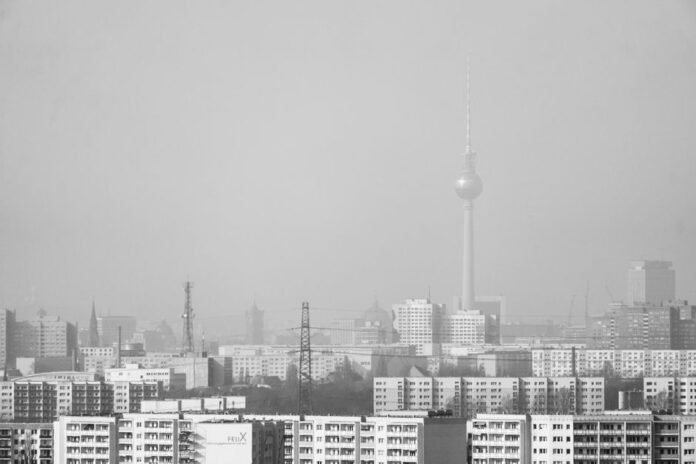 Diskussion über Wohnungsmarkt und Vergesellschaftung