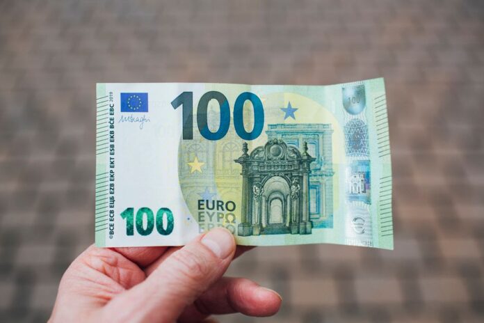 Euro und US-Dollar im Devisenhandel