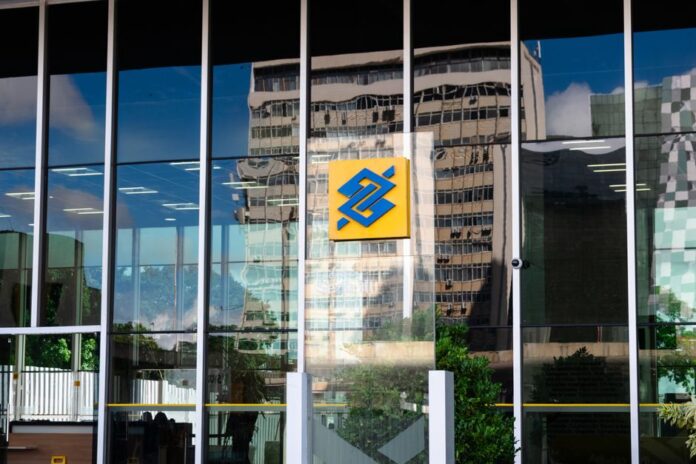 Finanzexperten beraten zu Girokonto und Geldanlage.