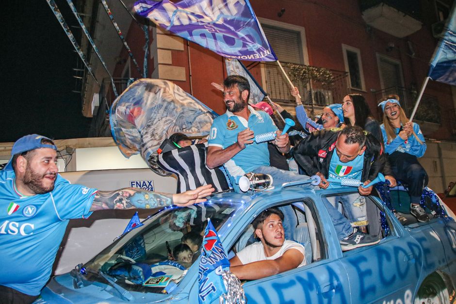 Genua gegen Neapel in der Serie A
