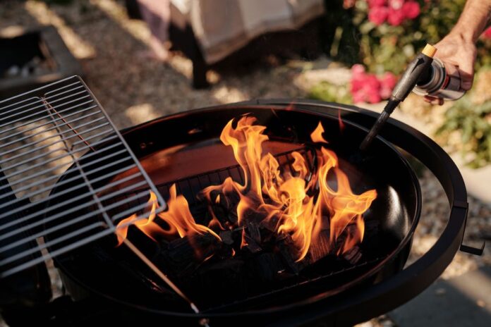 Grillen auf dem Balkon: Rechtliche Aspekte beachten