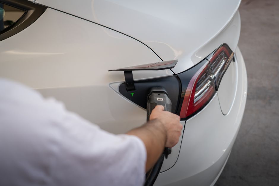 Ladeknigge 2026: E-Autos richtig parken