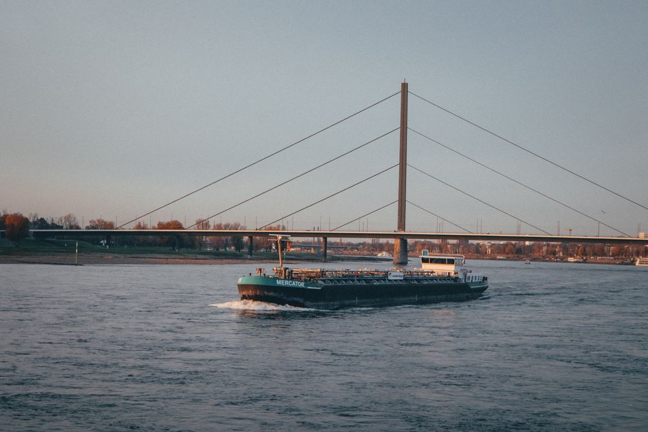 Lkw-Transporte an Sonn- und Feiertagen