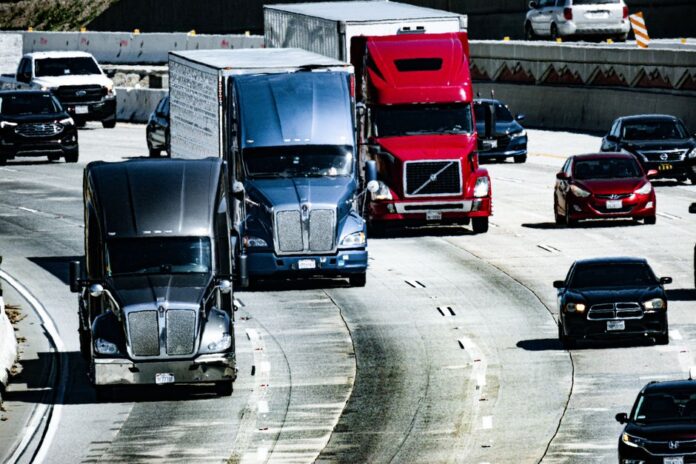 Lkw-Transporte an Sonn- und Feiertagen