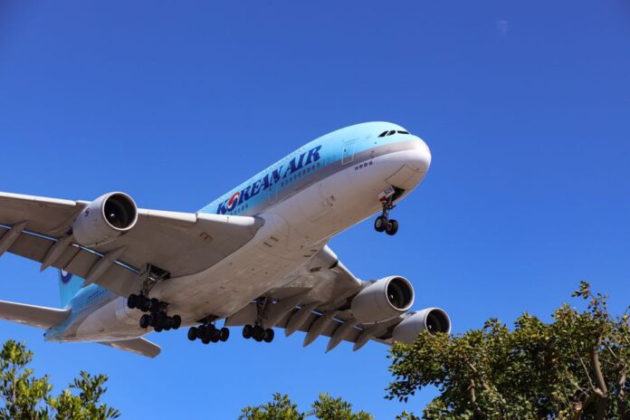 Lufthansa Airbus A380 bei der Landung in München