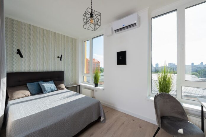 Moderne Wohnung mit Klimaanlage und Sonnenschutz