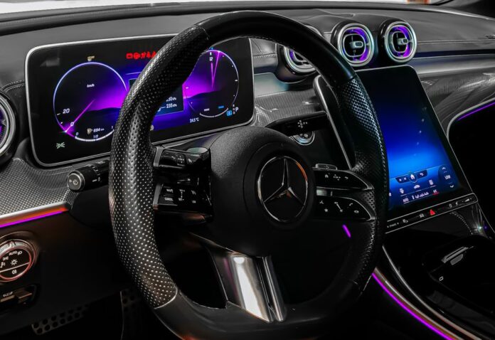 Neues Steuerungssystem im Mercedes EQS