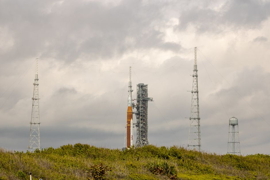 Satellitenstart und Raumfahrttechnologie
