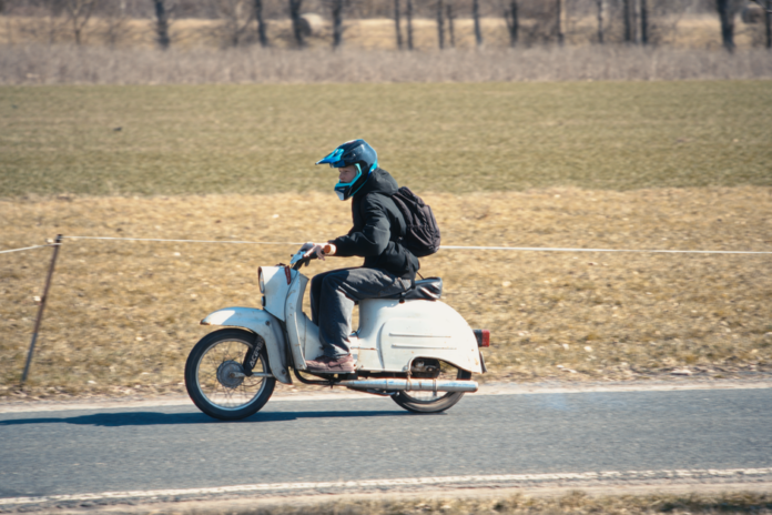 Simson-Mopeds auf der Straße