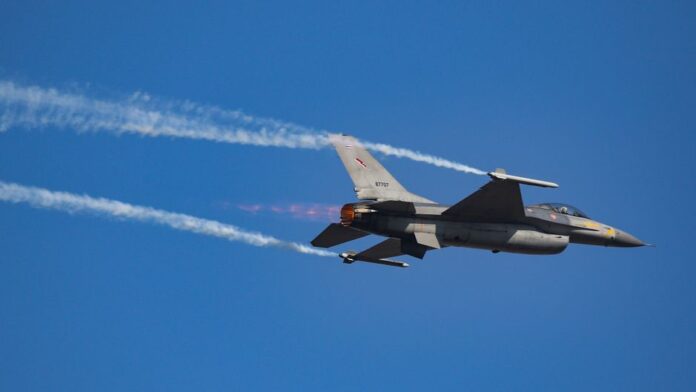 Spanischer Kampfjet über Rumänien