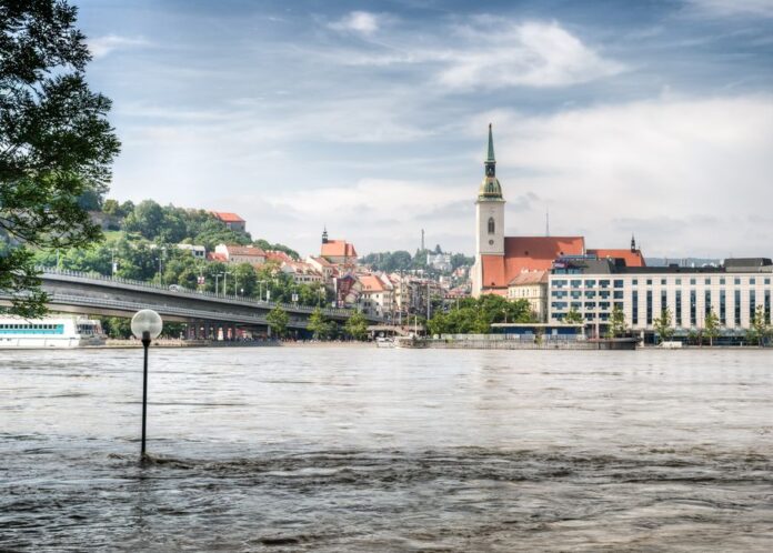 Sprengung zur Sicherung des AKW-Kühlwassers