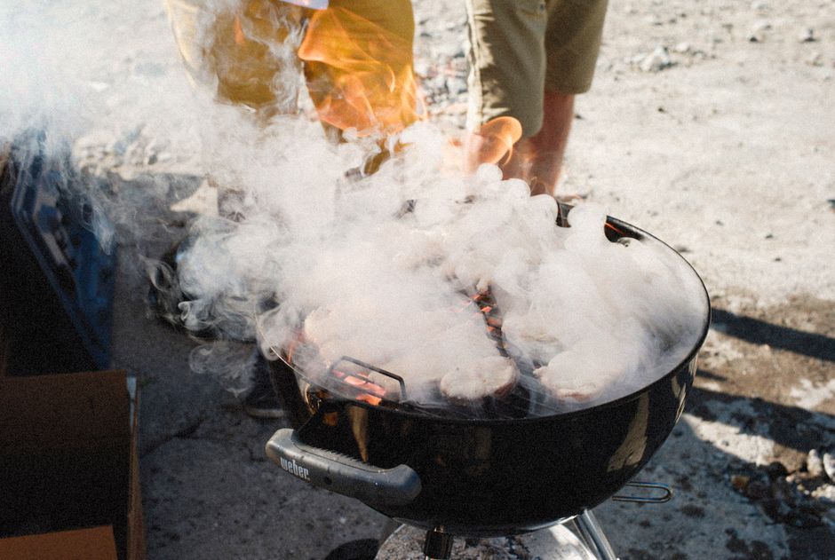 Vereinsfest mit Bratwurst und Gemeinschaft