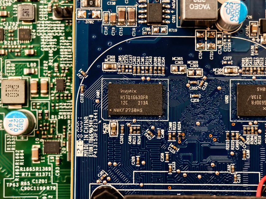 Vergleich der Chip-Giganten AMD und Intel