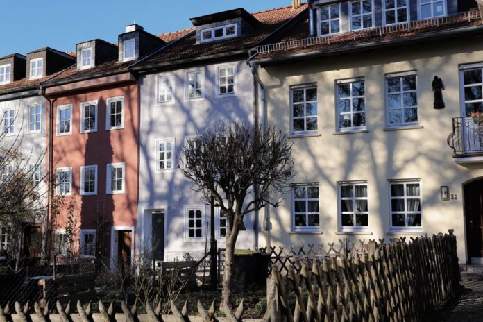 Zwei Wohnhäuser in Tröbitz zur Versteigerung