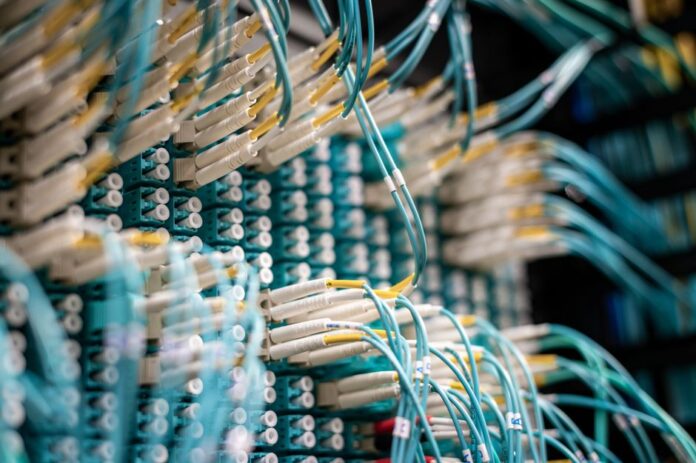 Amazon und Qualcomm: Zukunft der KI-Chips
