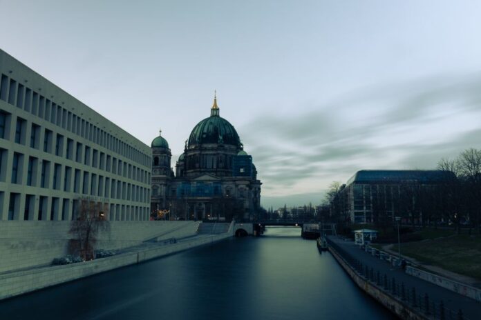 Attraktive Altbauwohnung in Berlin-Treptow